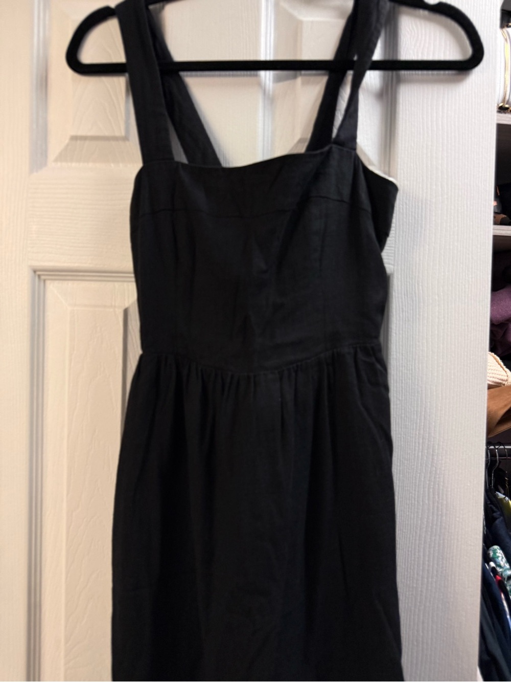 Classic Black Square-Neck Midi Dress with Wide Straps